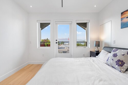 Brand New 3BR Home Ocean Mountain Views