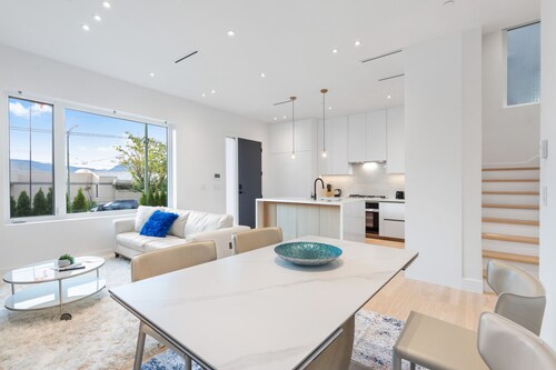 Brand New 3BR Home Ocean Mountain Views