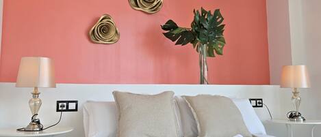 Bügeleisen/Bügelbrett, Internetzugang, Bettwäsche