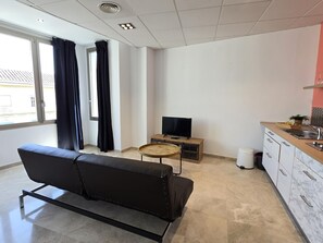 TV - Felix Saenz Boutique Suits Biznaga (Málaga)