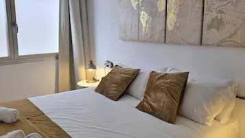 Tabla de planchar con plancha, Internet, ropa de cama