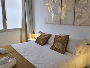 Iron/ironing board, Internet, bed sheets - Felix Saenz Boutique Suits Loca (Málaga)