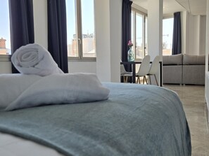 Iron/ironing board, internet, bed sheets