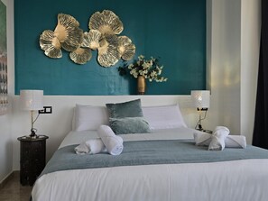 Bügeleisen/Bügelbrett, Internetzugang, Bettwäsche