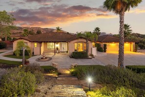 Exterior - Luxury Villa Close to your wedding venues, Golf and Wineries (Fallbrook)