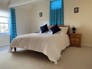 2 bedrooms, iron/ironing board, travel cot, WiFi