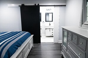 4 chambres, fer et planche à repasser, Wi-Fi, draps fournis