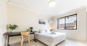 Iron/ironing board, WiFi, bed sheets