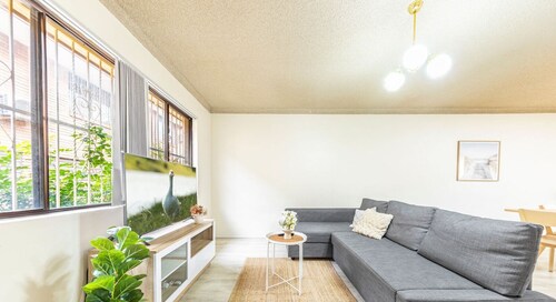 KozyGuru | Cabramatta | Spacious 3BR Townhouse