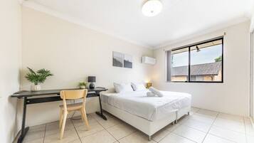 3 bedrooms, iron/ironing board, WiFi, bed sheets