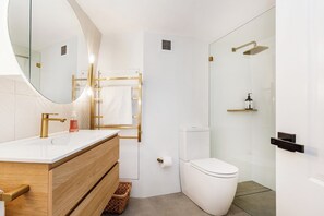 Hair dryer - KozyGuru | CBD Darling Harbor | View Stunning Loft (Sydney)