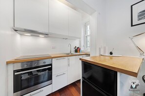 Fridge, oven, stovetop, toaster