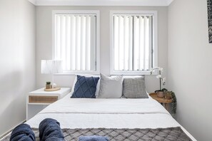 4 bedrooms, WiFi, bed sheets