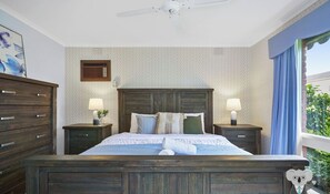 3 bedrooms, iron/ironing board, WiFi, bed sheets