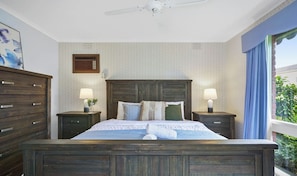 3 bedrooms, iron/ironing board, WiFi, bed sheets