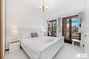 2 bedrooms, iron/ironing board, WiFi