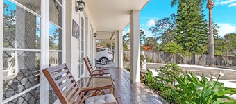 KozyGuru | Thornleigh | Charming Two-Bed Townhouse