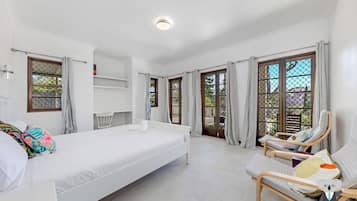 2 bedrooms, iron/ironing board, WiFi