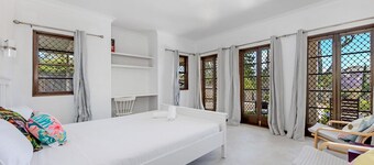 KozyGuru | Thornleigh | Charming Two-Bed Townhouse