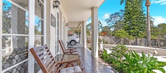 KozyGuru | Thornleigh | Charming Two-Bed Townhouse