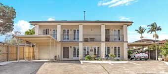 KozyGuru | Thornleigh | Charming Two-Bed Townhouse