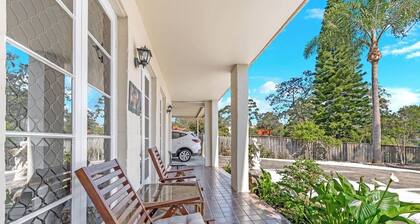 KozyGuru | Thornleigh | Charming Two-Bed Townhouse