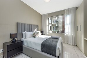 1 bedroom, in-room safe, iron/ironing board, free WiFi