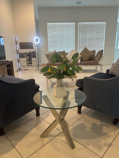 Spacious 4-bedroom house with WiFi, fitness room in adorable Buckeye