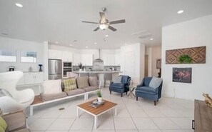 Living area - Spacious 4-bedroom house with WiFi, fitness room in adorable Buckeye (Buckeye)