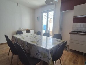 Dining - Charming house between beach and town center (FOURAS)