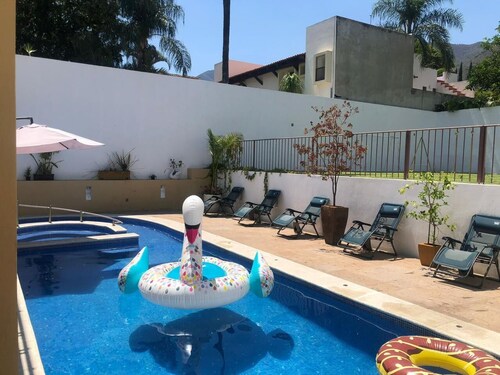 hermosa residencia en ajijic con vista al lago