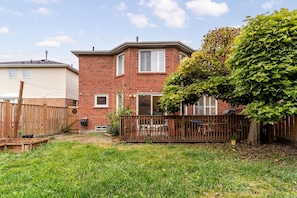 4 bedrooms - Family Lounge 4BR Crib Patio BBQ (Mississauga)