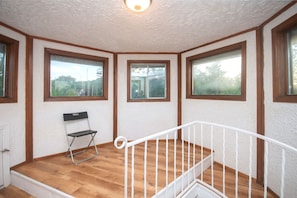 House | 4 bedrooms - Lakeside 4BR Cottage in Bailieboro w BBQ Grill (Hamilton Township)