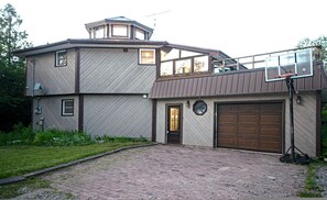 4 bedrooms