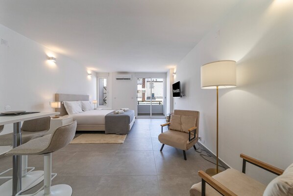 1 chambre, fer et planche à repasser, literie fournie