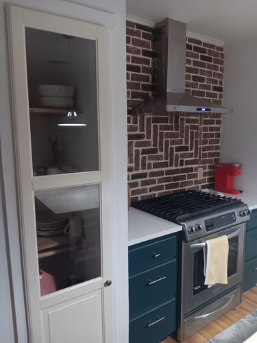 Cozy studio in delightful Houston with WiFi, AC