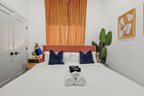 1 bedroom, desk, iron/ironing board, free WiFi