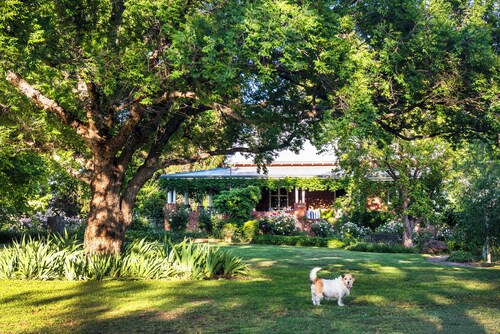 Tom's Cottage @ Wilgowrah. A charming and tranquil garden cottage.