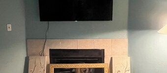 Charming 3-bedroom house with WiFi, AC in heart of dallas