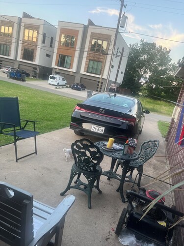 Charming 3-bedroom house with WiFi, AC in heart of dallas