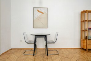 Interior - Blueground | Alsergrund, washer/dryer, nr Votivkirche (Vienna)