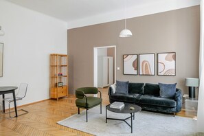 Télévision, chaîne hi-fi