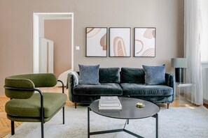 TV, stereo - Blueground | Alsergrund, washer/dryer, nr Votivkirche (Vienna)