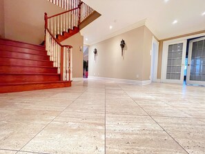 Interior - Luxury Riverside Villa with Magnificent RiverViews (Laval)