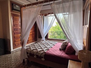 4 chambres, fer et planche à repasser, Wi-Fi gratuit, draps fournis