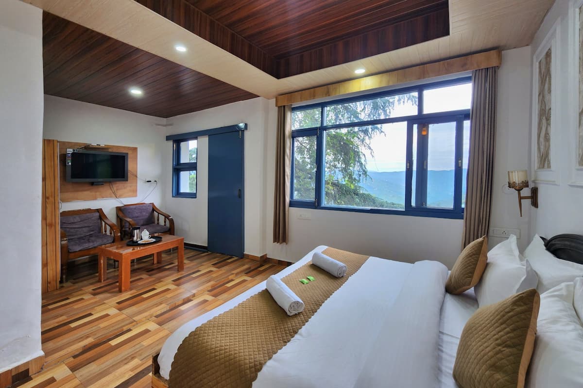 Deluxe Room, Mountain View | Wheelchair access