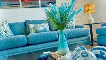 智能电视、乒乓球、书