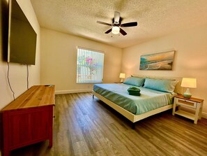 3 makuuhuonetta, työpöytä, silitysrauta/-lauta, ilmainen Wi-Fi