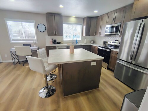 Centrally Located 2 King Bed 2 Bath