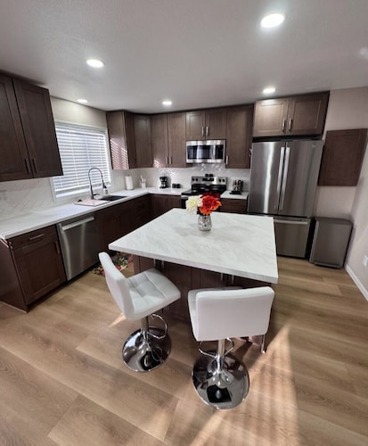 Centrally Located 2 King Bed 2 Bath